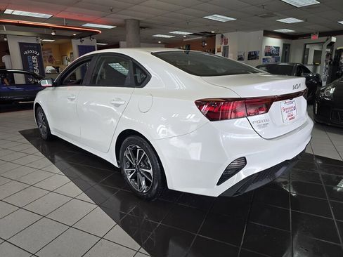 Used 2023 Kia Forte LXS w/ LXS Technology Package FWD image 6