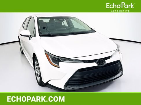 Used 2024 Toyota Corolla LE image 1