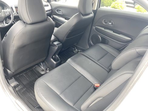 Used 2020 Honda HR-V Touring image 17