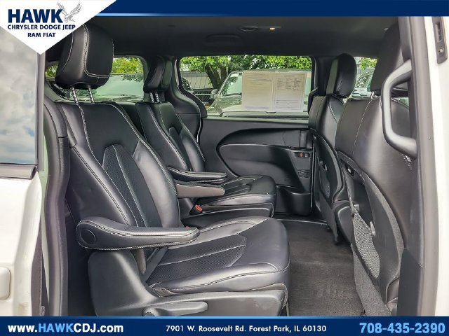 Used 2024 Chrysler Pacifica Limited FWD image 29