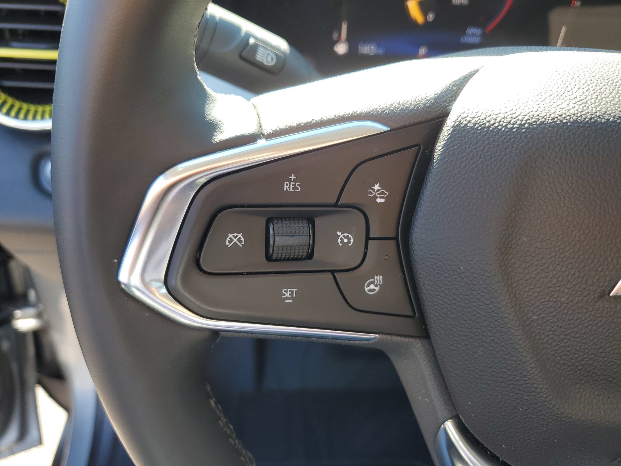 Used 2025 Chevrolet Trax LT w/ Driver Confidence Package FWD image 18