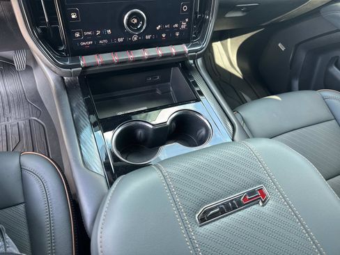 Used 2025 GMC Yukon AT4 image 27