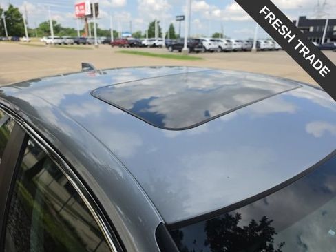 Used 2022 Honda Civic Touring image 5