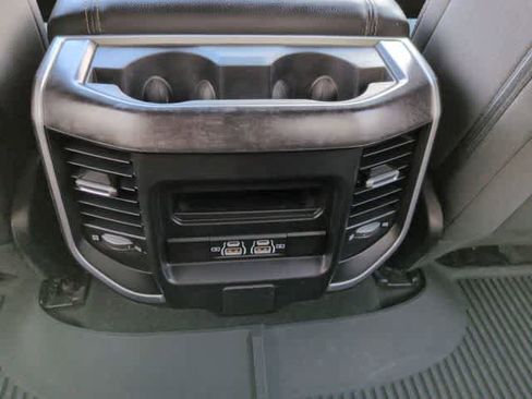 Used 2022 RAM 1500 Big Horn AWD/4WD image 37