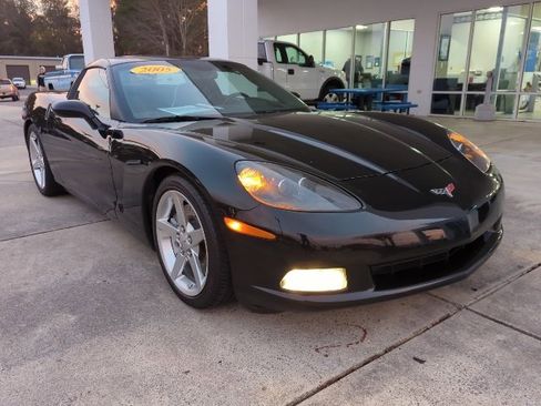 Used 2005 Chevrolet Corvette Coupe w/ Preferred Equipment Group image 1