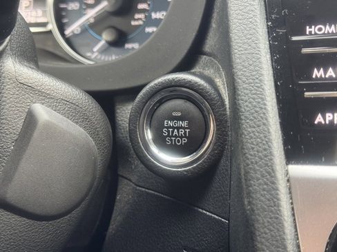 Used 2017 Subaru Crosstrek 2.0i Limited image 18