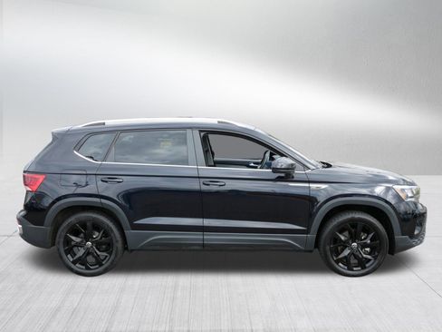 Certified 2023 Volkswagen Taos SE w/ Panoramic Sunroof Package AWD/4WD image 8