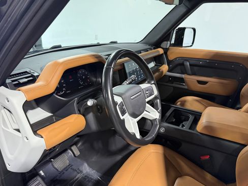 Used 2023 Land Rover Defender 130 SE AWD/4WD image 21