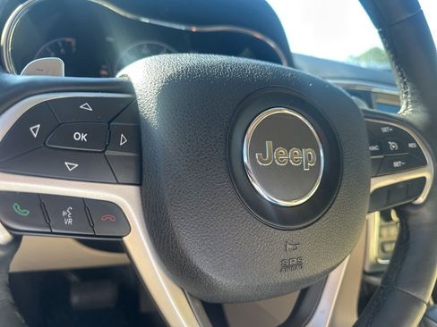 Used 2017 Jeep Grand Cherokee Limited image 38