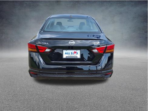 Used 2025 Nissan Altima 2.5 SV FWD image 7