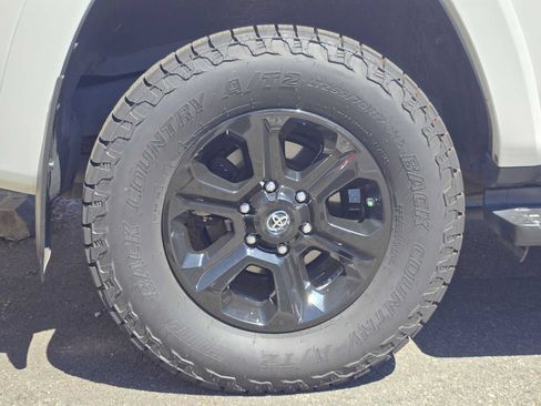Used 2019 Toyota 4Runner SR5 Premium AWD/4WD image 4
