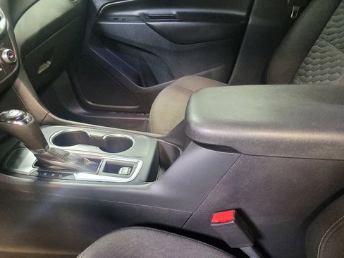 Used 2021 Chevrolet Equinox LT image 26