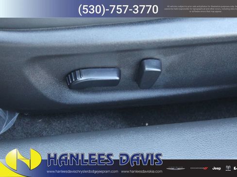 Used 2024 Nissan Altima 2.5 SR FWD image 13
