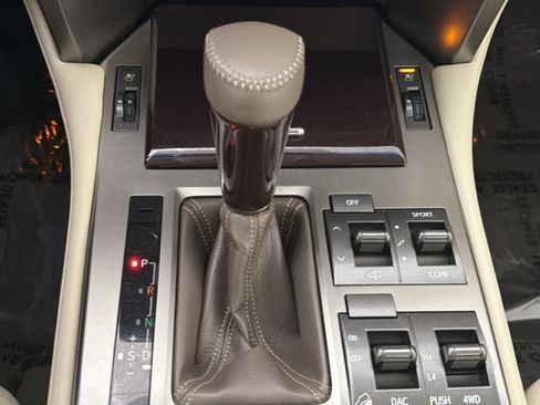 Used 2019 Lexus GX 460 Luxury w/ Sport Design Package AWD/4WD image 15