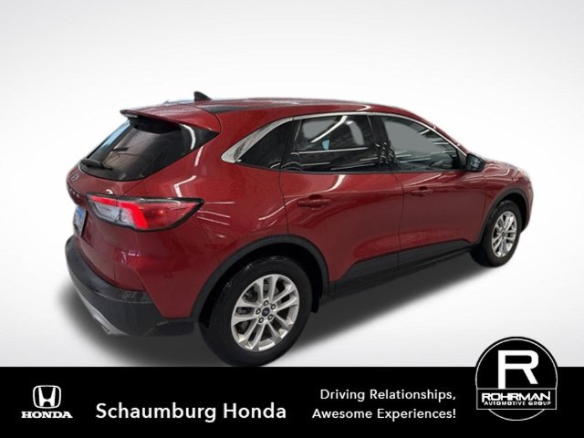 Used 2022 Ford Escape SE w/ Cold Weather Package FWD image 4