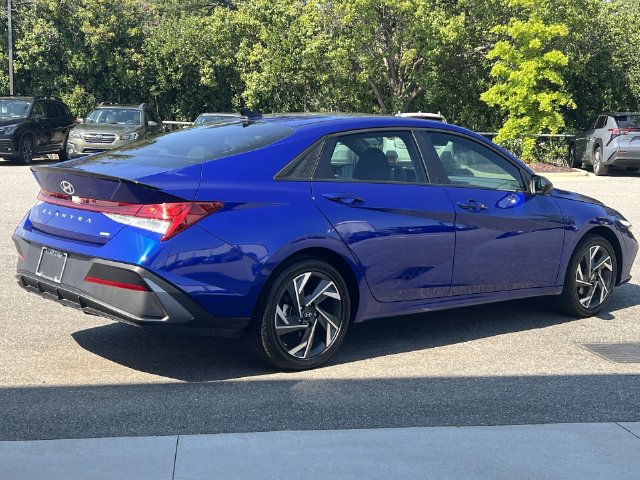 Certified 2025 Hyundai Elantra SEL FWD image 13