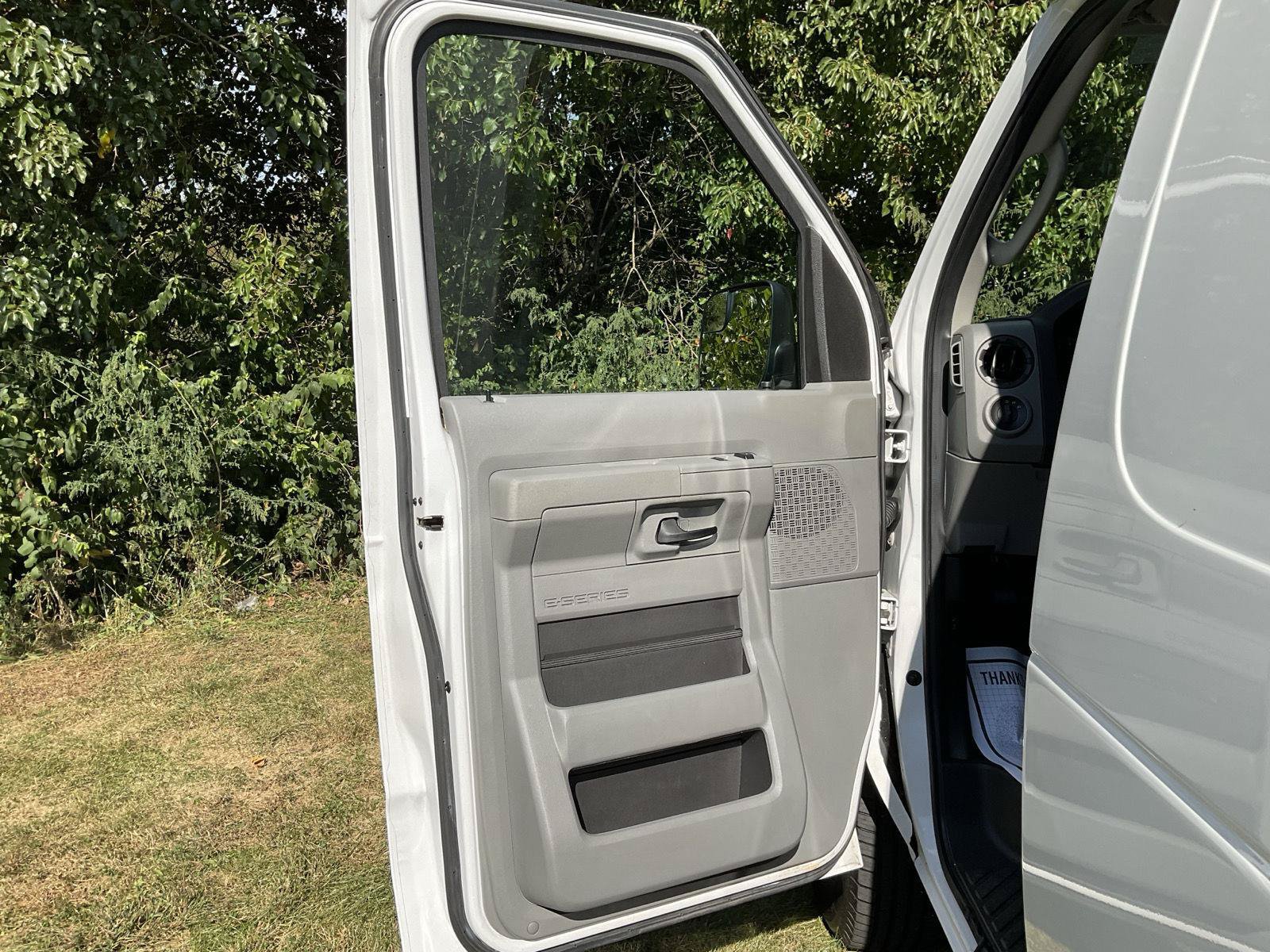 Used 2012 Ford E-350 and Econoline 350 Extended Super Duty w/ Commercial Cargo Van Pkg RWD image 9