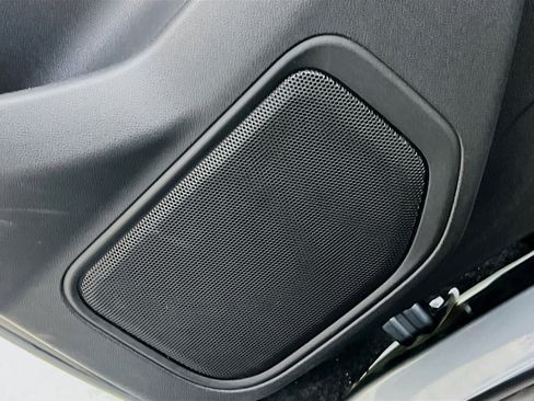 Used 2021 GMC Sierra 1500 SLT w/ SLT Premium Package image 18