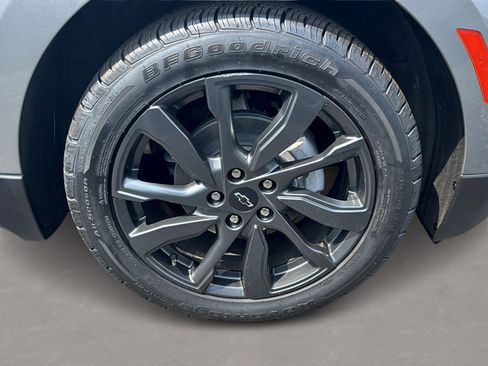 Used 2023 Chevrolet Equinox RS FWD image 3