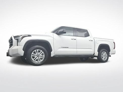 Used 2024 Toyota Tundra SR5 w/ SR5 Premium Package AWD/4WD image 31
