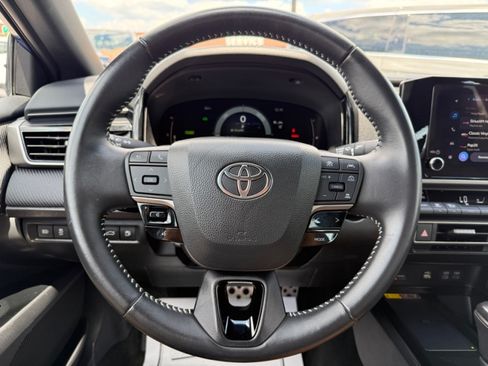 Used 2025 Toyota Camry SE FWD image 20