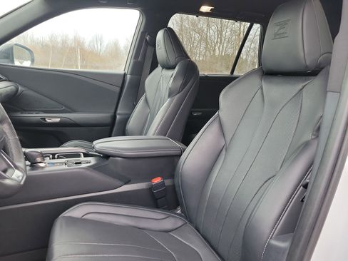 Used 2024 Lexus TX 500h AWD w/ Technology Package image 4