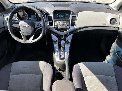 Used 2013 Chevrolet Cruze LS image 12