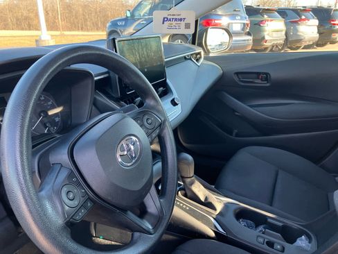 Used 2023 Toyota Corolla LE image 9