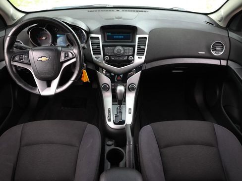 Used 2013 Chevrolet Cruze LT FWD image 2