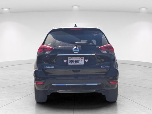 Used 2018 Nissan Rogue SL AWD/4WD image 2