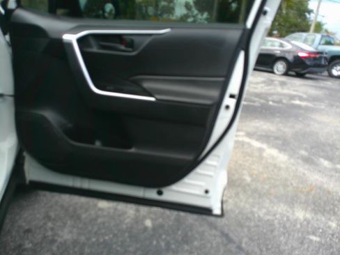 Used 2020 Toyota RAV4 LE image 26