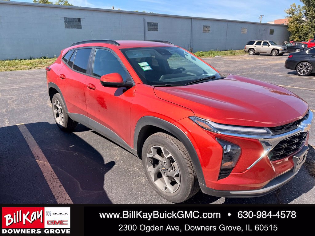 Used 2024 Chevrolet Trax LT w/ LT Convenience Package FWD image 1