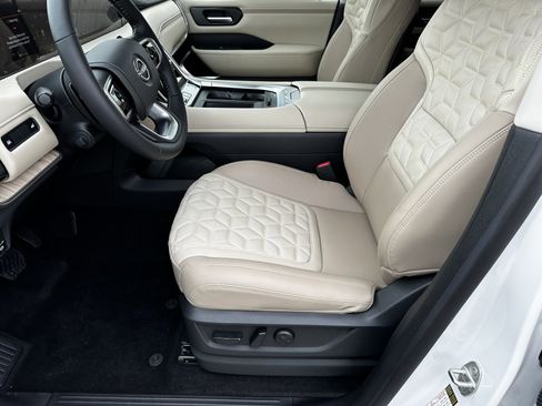 New 2026 Nissan Armada Platinum image 9