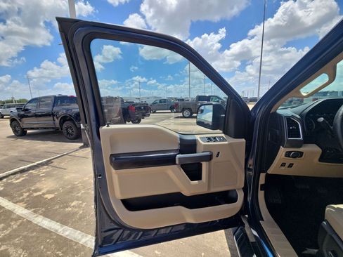 Used 2015 Ford F150 XLT w/ Equipment Group 302A Luxury RWD image 12