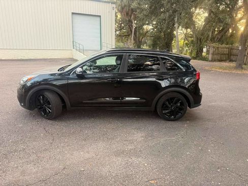 Used 2019 Kia Niro S Touring image 8