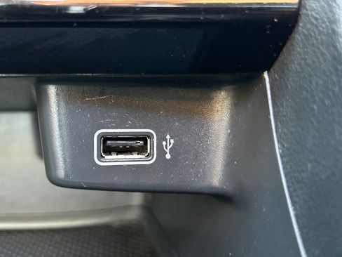 Used 2019 Volkswagen Jetta SE FWD image 31