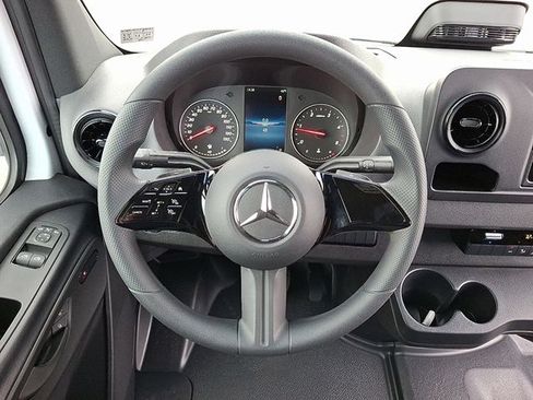 Used 2026 Mercedes-Benz Sprinter 2500 image 17
