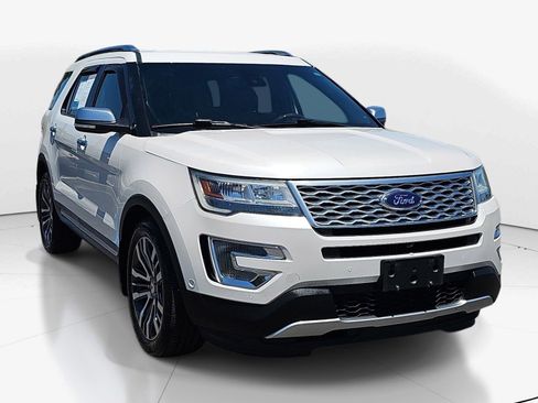 Used 2016 Ford Explorer Platinum AWD/4WD image 2