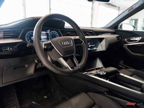 Used 2022 Audi e-tron S Prestige AWD/4WD image 11
