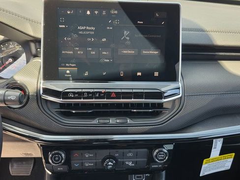 New 2026 Jeep Compass Latitude image 19