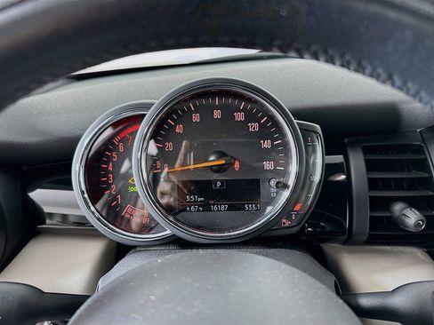 Used 2018 MINI Cooper Convertible image 13