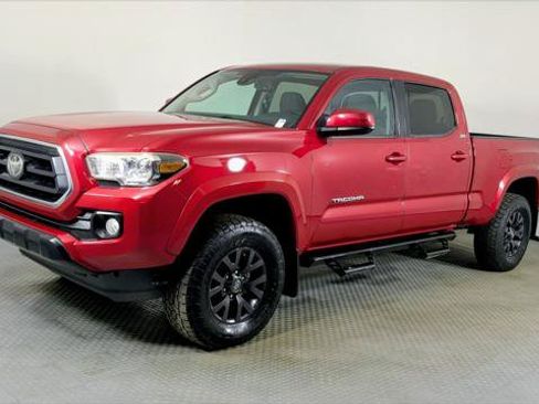Used 2020 Toyota Tacoma SR5 RWD image 2