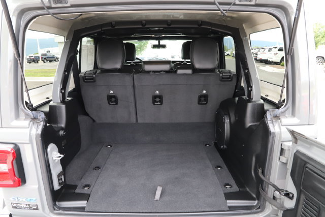 Used 2022 Jeep Wrangler Unlimited Sahara AWD/4WD image 10
