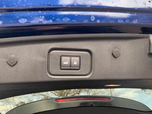 New 2026 Nissan Pathfinder SV image 6