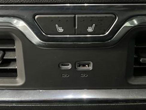 Used 2024 GMC Sierra 3500 SLT w/ SLT Convenience Package image 47