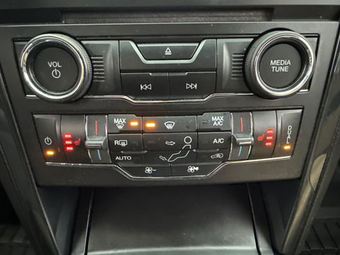 Used 2017 Ford Explorer XLT w/ Equipment Group 202A image 15