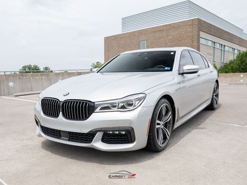 Used 2019 BMW 750i w/ M Sport Package RWD image 3