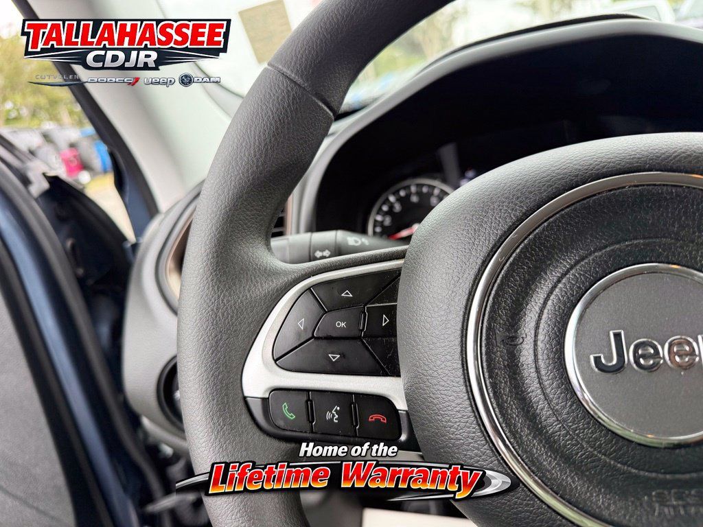 Used 2023 Jeep Renegade Latitude AWD/4WD image 22
