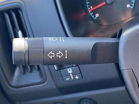 Used 2022 Chevrolet Colorado LT w/ Chrome Appearance Package image 22