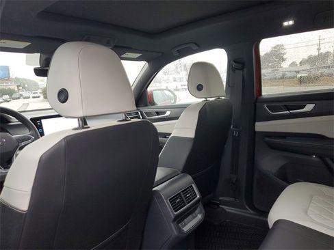 Certified 2025 Volkswagen Atlas Cross Sport SEL Premium R-Line image 11